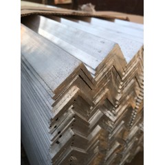 Алюминиевый уголок 32х32х3.2 L= 2м АД31Т1