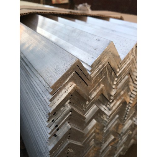 Алюминиевый уголок 20х15х2 L= 2м АД31Т1